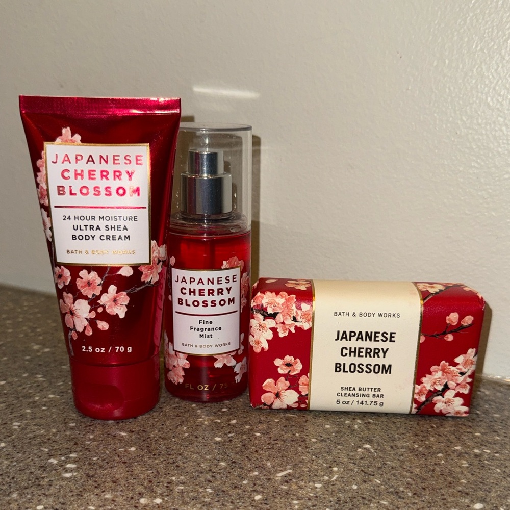 NWT Bath & Body Works Japanese Cherry Blossom Cleansing Bar Trio - Red